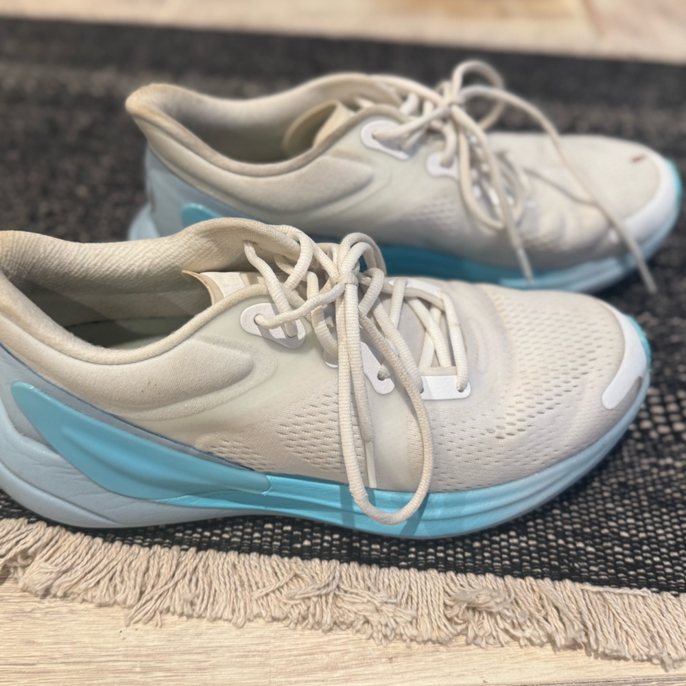 Lululemon sneakers size 7.5 white and blue